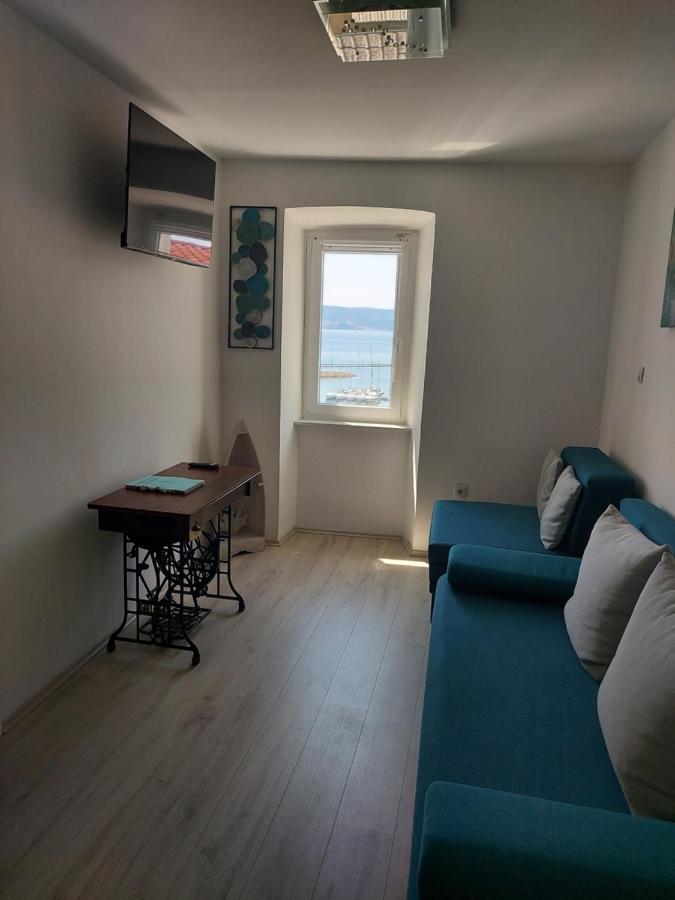 Apartmant Bionda Novi Vinodolski, Cozy And Nice Apartment For 4 People In The City Center Exteriör bild